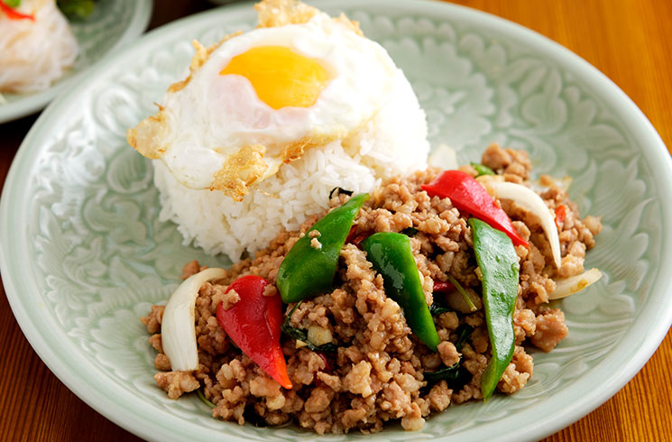 パッガパオムーカイダオ